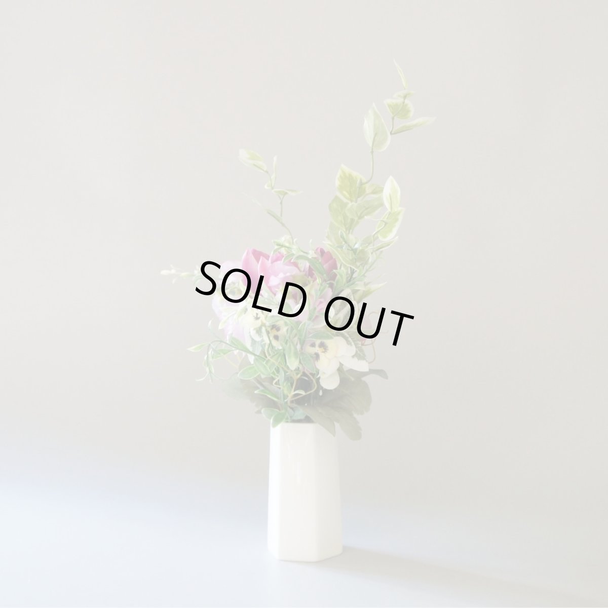 画像3: お墓用高級造花 【MEMORIES PREMIUM】春のお供えチューリップ（濃いピンク・１対） (3)