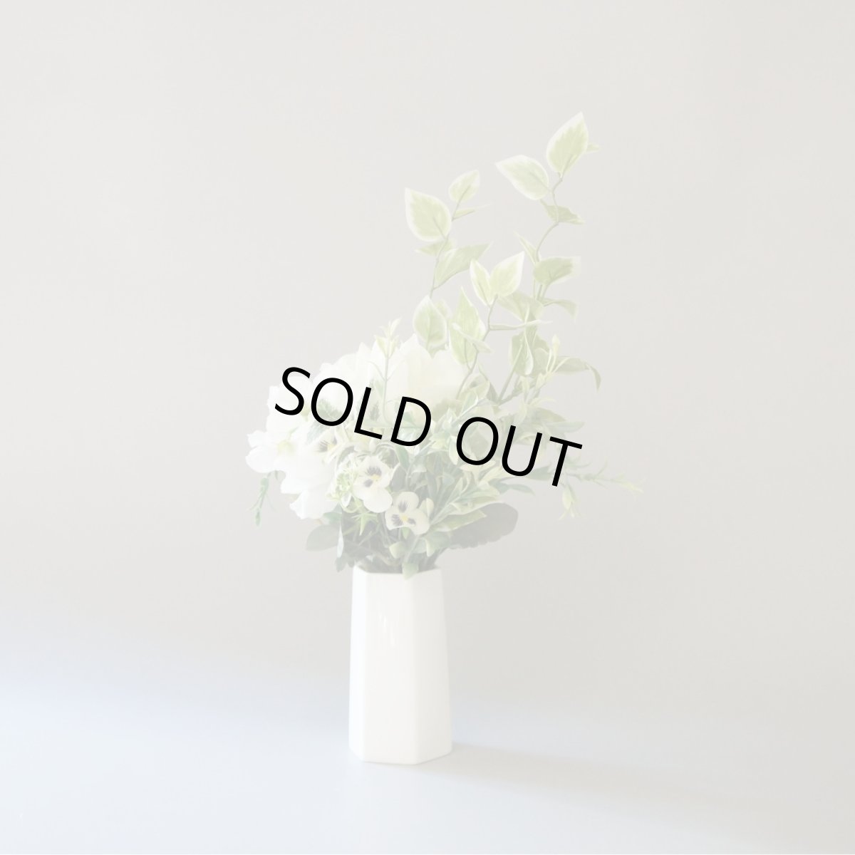 画像3: お墓用高級造花 【MEMORIES PREMIUM】春のお供えチューリップ(白・1対) (3)