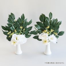 画像1: 神棚用お供え花　榊とトルコ桔梗（1対・白） (1)