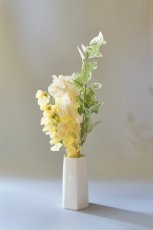 画像3: お墓用高級造花 【MEMORIES PREMIUM】春のお供えスイートピー（黄色・１対） (3)