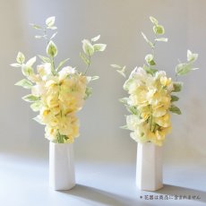 画像1: お墓用高級造花 【MEMORIES PREMIUM】春のお供えスイートピー（黄色・１対） (1)