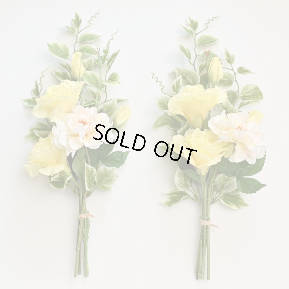 画像5: お墓用高級造花 【MEMORIES BASIC】トルコ桔梗とガーベラのお墓花（イエロー・１対） (5)