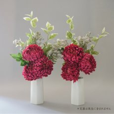 画像1: お墓用高級造花 【MEMORIES PREMIUM】ふんわりマム（赤紫・１対） (1)